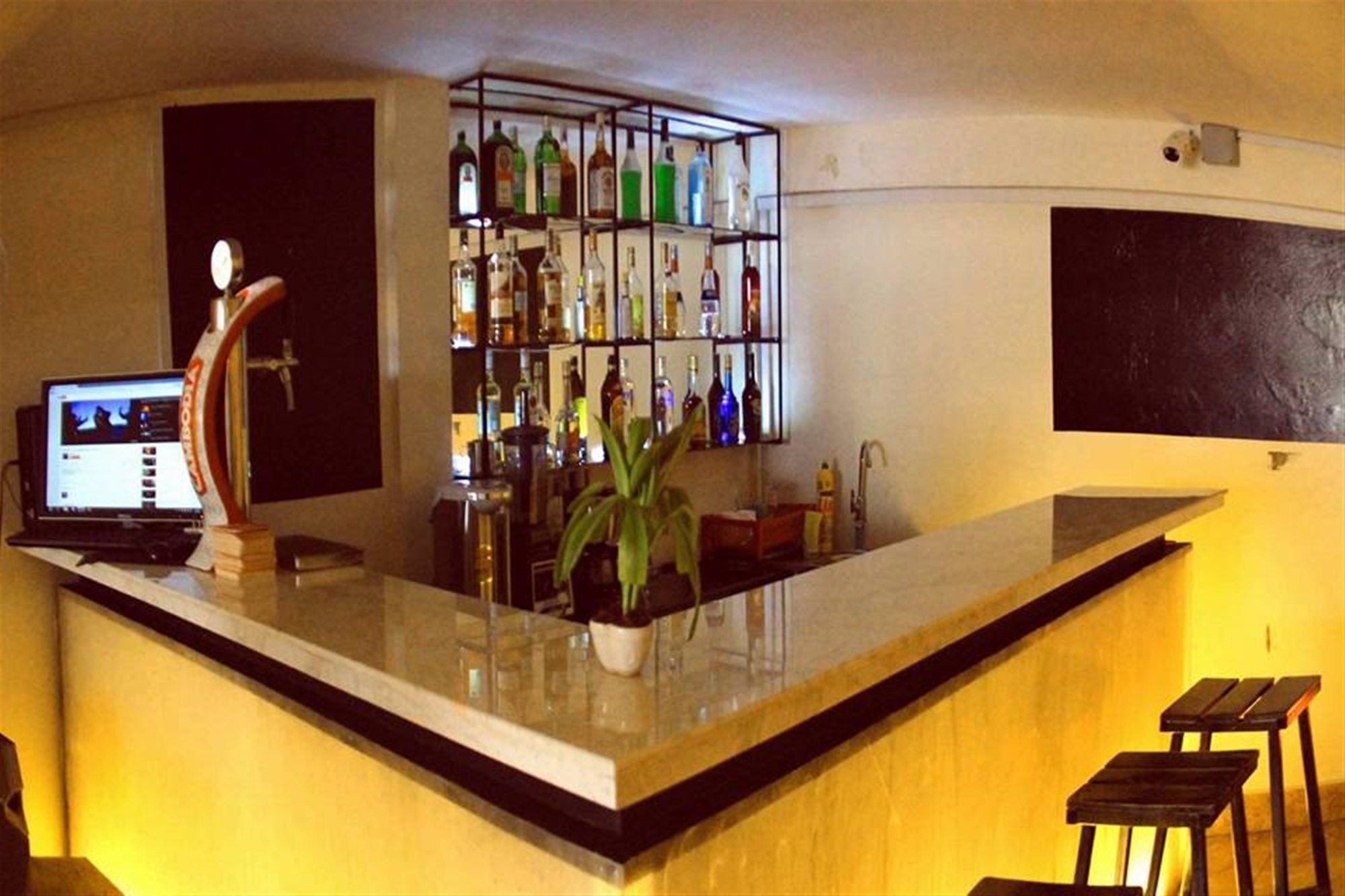 B52 Hostel Пномпень Екстер'єр фото
